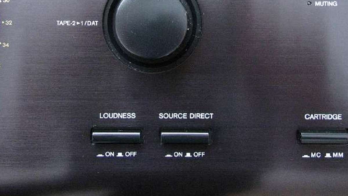 Кнопки Loudness и Source усилителя onkyo-a-8051